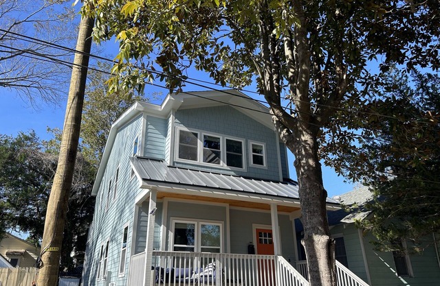 New Pet Freindly Home in historic Downtown Wilmington with fenced yard