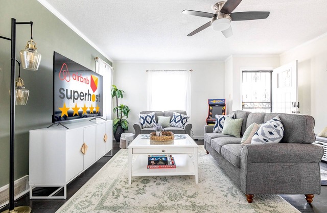 *NEW* Popcorn & Pacmac | Delightful Memphis gem