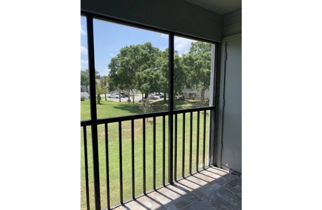 New price and Beautiful 2 bed and 2 bath Apartment