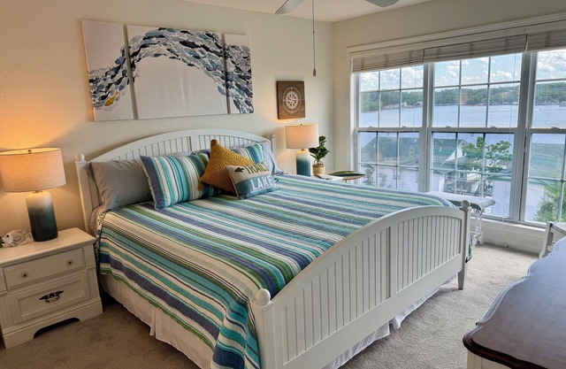 New: Private Condo - Great Lake Views, Screened Porch, Pools, Near Attractions!