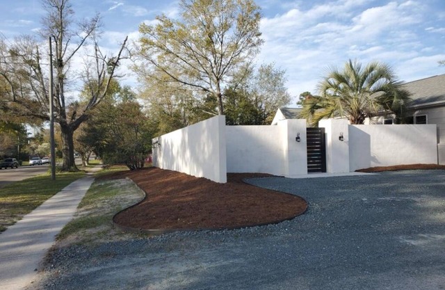 NEW Private Courtyard!