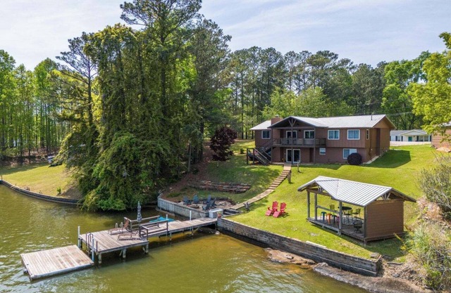 New! Reel Getaway by Big Fish Real Estate Group at Lake Martin
