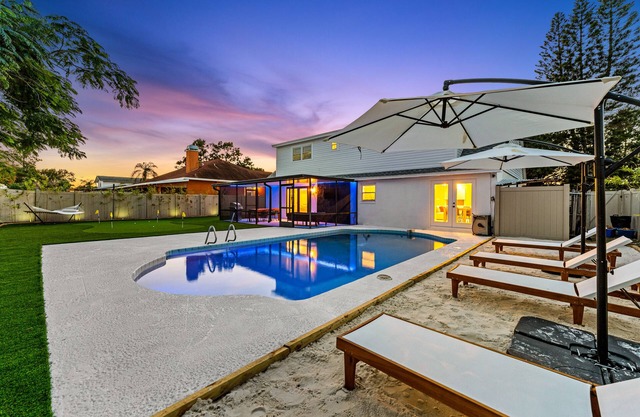 -NEW- Relaxing & Fun Escape in Perfect Location w/Firepit, Mini Golf, & Pool