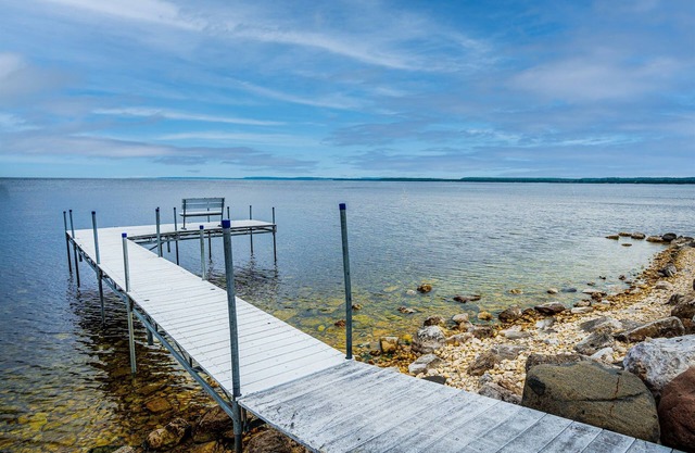 NEW RENOVATION | Lakefront | Dock | HotTub | Fish!