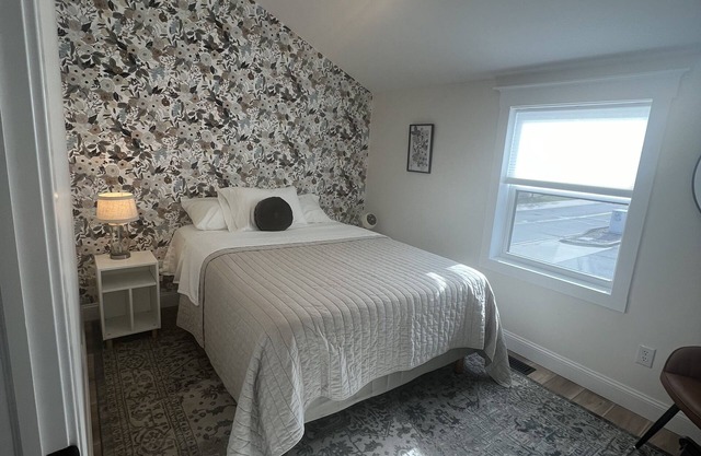 New River Retreat in the heart of Lawrenceburg, steps from casino & much more!