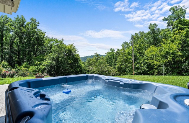 NEW! Smoky Everest 4-Bedroom Chalet