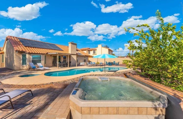 *NEW* Stadium Desert Oasis! Heated Pool Games Spa!