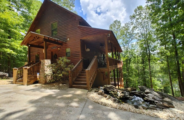 New! Stunning Cabin just Minutes to Helen