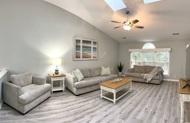 NEW! Sunset Beach Escape for 2! Pools ~ On Golfcourse ~ 1.5 mi to Beach Access