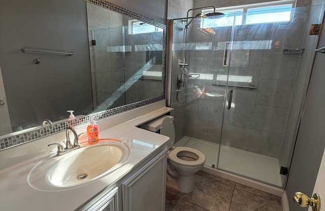 NEW to Vrbo! 1bedroom includes a Sofa Bed, a queen size bed, and SWIMMING POOL