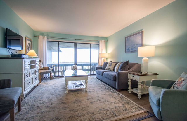 New to VRBO! Resort Access Included! 406 Capt John Fripp Villa II. Perfect Central Fripp Island Location!