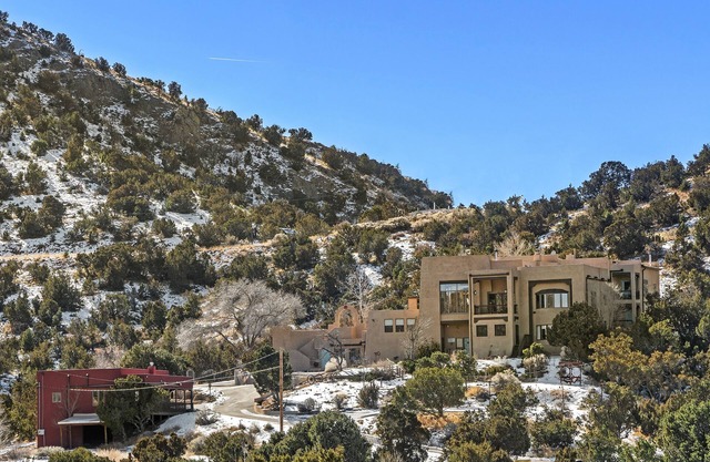 NEW! Tranquil Home |15 min to Santa Fe Plaza | Perfect for Groups | Dogs ok