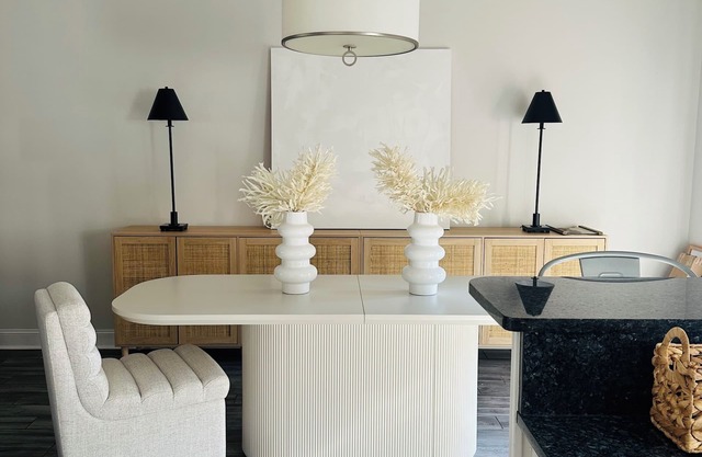 New! Walk to UM football stdm; 1 mi to sq 2 BR that sleeps 6! Back patio;