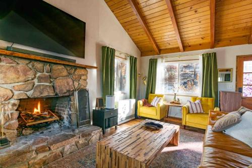 New Yena Cabin in Moonridge