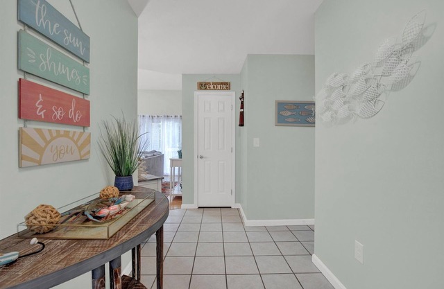 Newley Renovated Beach Home, Min. to Ocean City,1st FL. Master Suite, walk in