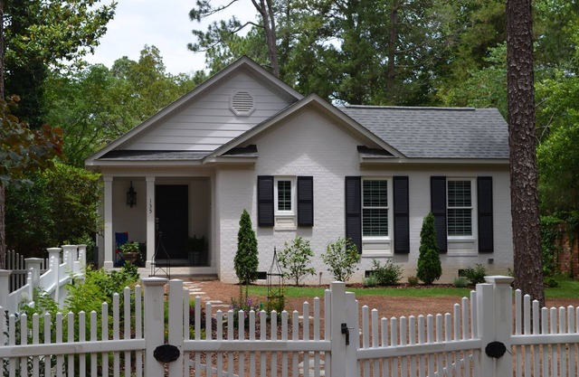 Newly Built 2 BR/2 BA Quaint cottage in Historic District Pinehurst