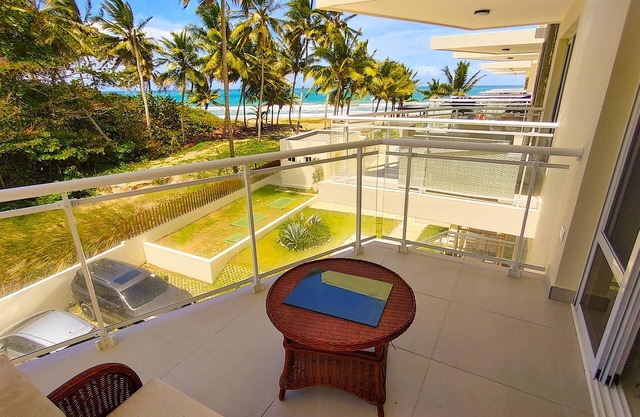 Newly built on quiet beachfront