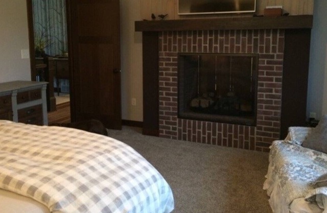 Newly built private farmhouse style ranch/walkout with all the modern amenities.