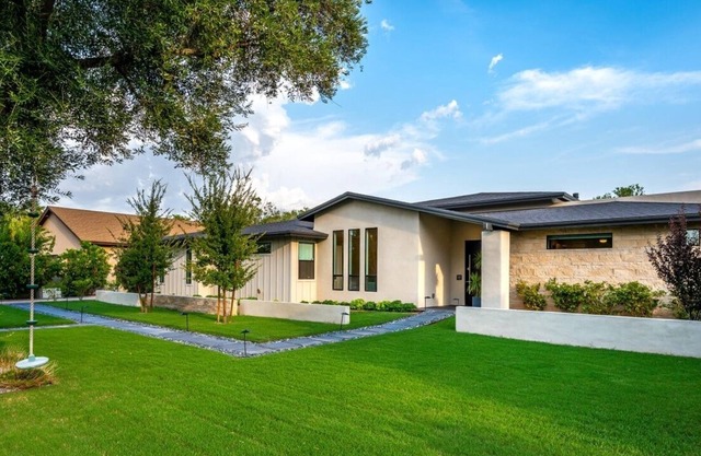 Newly Constructed Modern Villa in North Central Phoenix