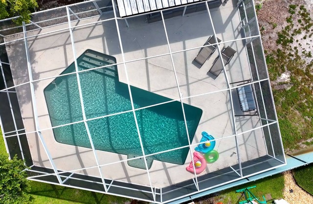 NEWLY LARGE HEATED POOL Modern home Ace Location Tampa Oasis - SEE 3D Tour