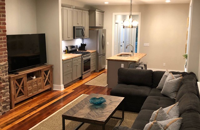 Newly Listed: Charming home in historic dwtn, walk to shops/parks, Free parking