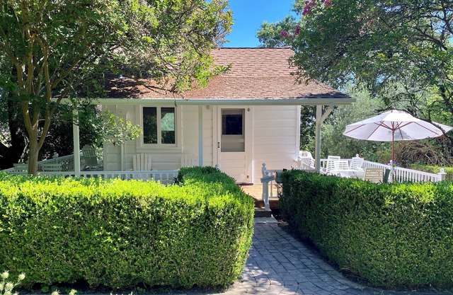 Newly Refurbished! Nest Cottage at ru's Farm.