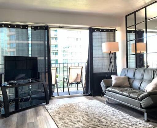 NEWLY Remodeled 2 BDRM Queen