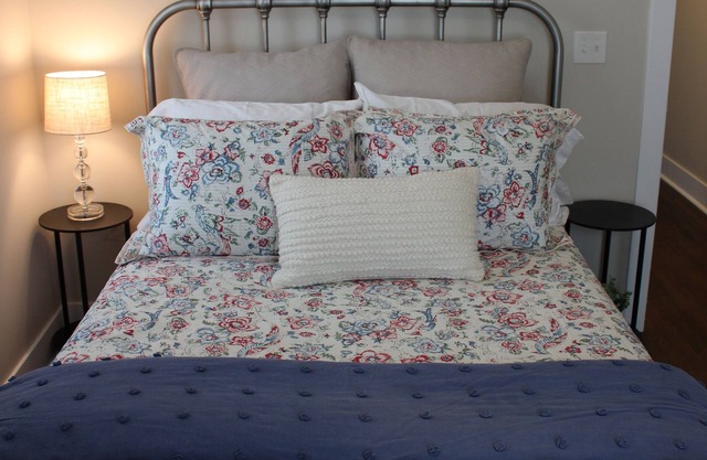 Newly remodeled 3-bedroom house in Austin. Family-friendly with WiFi!