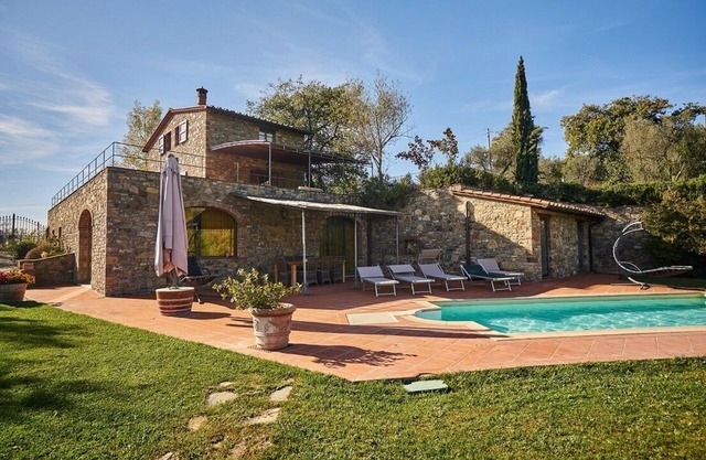Newly renovated villa, private pool & sauna on wine estate with spa & activities