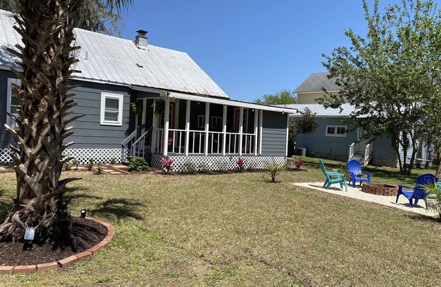 Newly Renovated 2 Bedroom 1 Bath