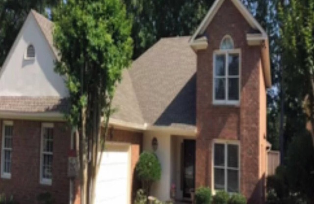 Newly renovated 4-bedroom house in Jones Creek on the 18th hole