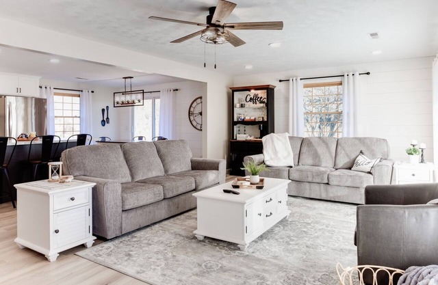 Newly renovated 4BR house for the entire family-spacious, peaceful, comfy