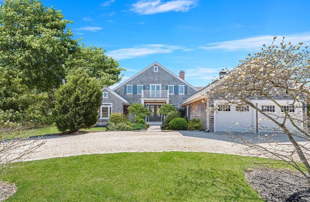 Newly Renovated 5-Bedroom Home South of Quogue Street