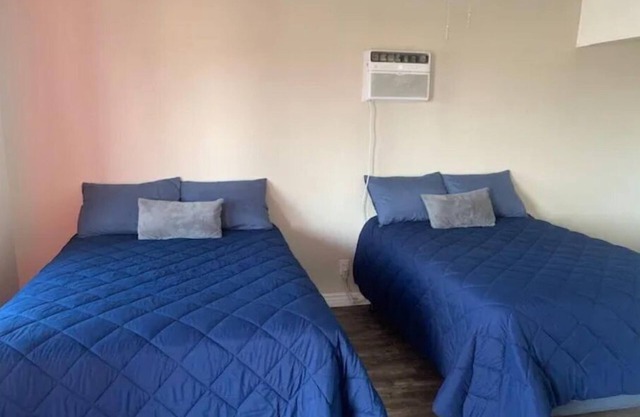 Newly Renovated Bungalow thats Located within Walking Distance of Martinez Lake!