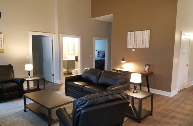 Newly Renovated Modern 2-Bedroom In The Village Of Ellicottville