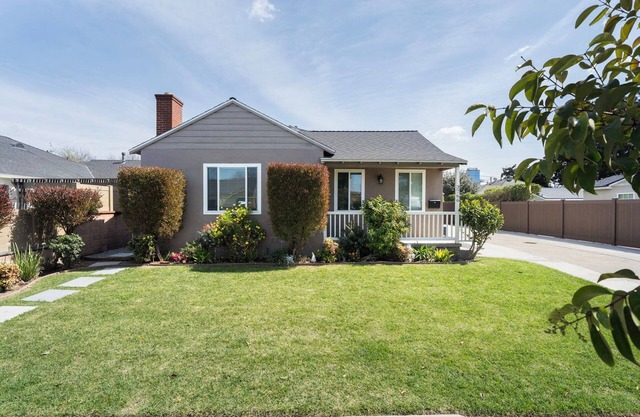 Newly renovated, modern 4-bedroom with Home Office & W/D next to Heartwell Park