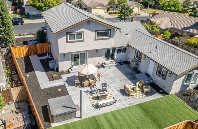 Newly Renovated Wine Country Home w/Guest House