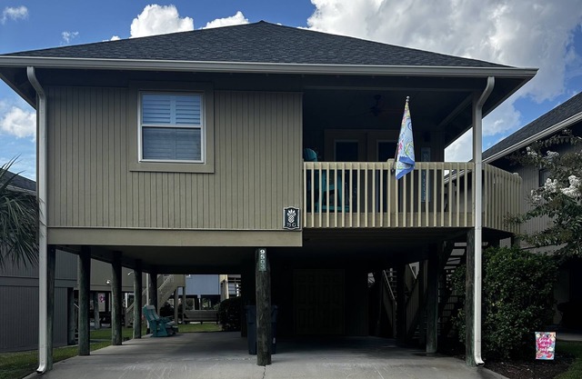 Newly Updated 2 Bedroom Beach CottagenJust a short walk to the beach