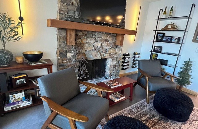 NEWLY UPDATED INTERIOR FOR 2024-2025 SKI SEASON! BOOK NOW!