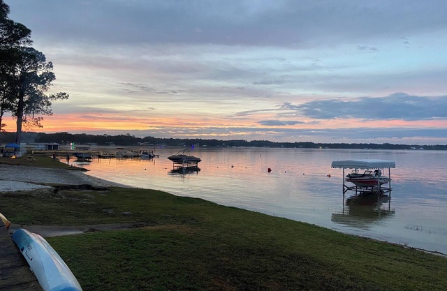 Newly Updated Townhome Close to Villages on Lake Weir
