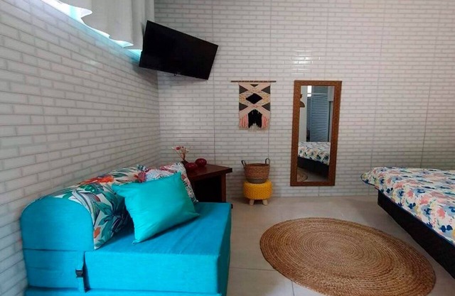 Next to lush nature, suite with TV, kitchen, wifi, barbecue, and garage