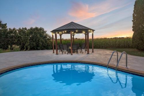 NFL Draft Sleeps 30 Large Family or Group Parties