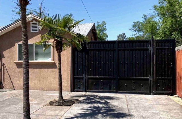 Nice 2Bedroom, 1,5 bathroom in Central location with secured parking.