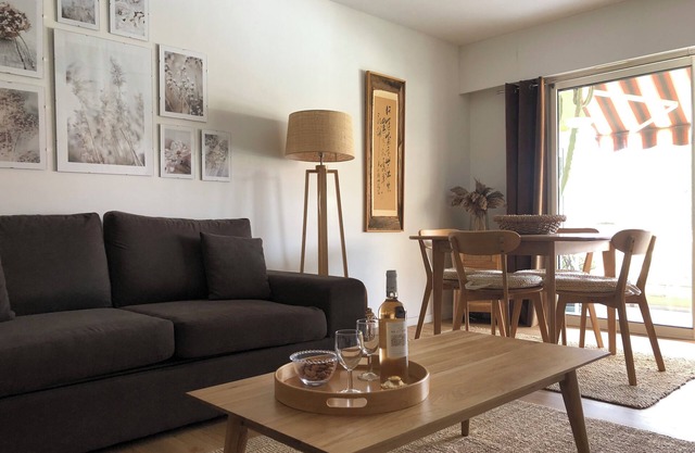 Nice apartment 100m from the beach, pool, terrace, garage, secure residence.