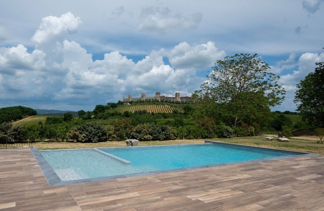 Nice apartment for 4 guests with WIFI, pool, A/C, TV and pets allowed, close to Siena