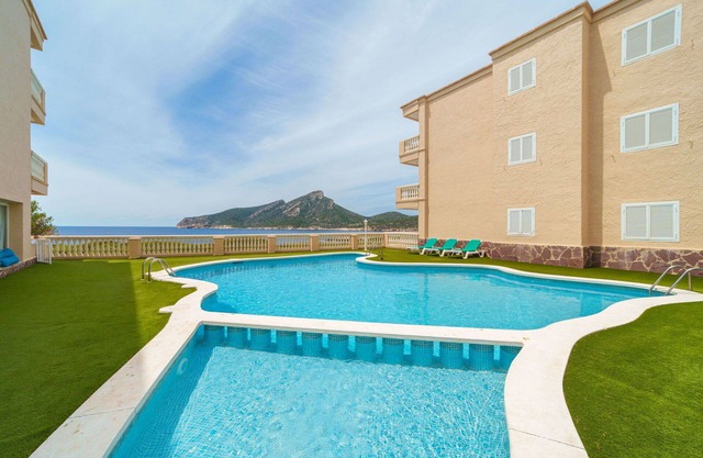 Nice apartment for 2 people with A/C, pool, WIFI, TV and balcony