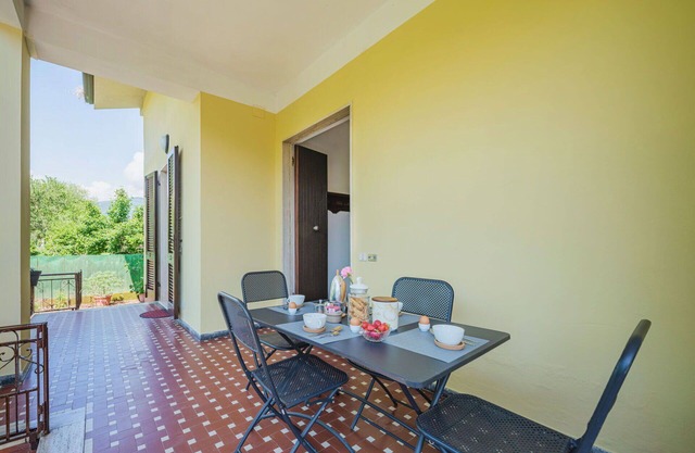 Nice apartment for 4 people with WIFI, TV and patio