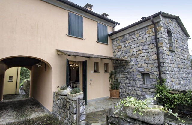 Nice apartment for 5 people with WIFI, pool, TV and patio