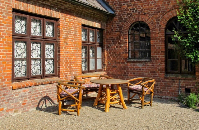 Nice apartment in villa for 3 guests with WIFI, TV and patio