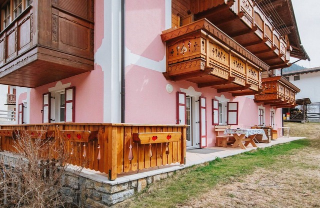 Nice apartment for 6 guests with WIFI, TV, terrace, pets allowed and parking